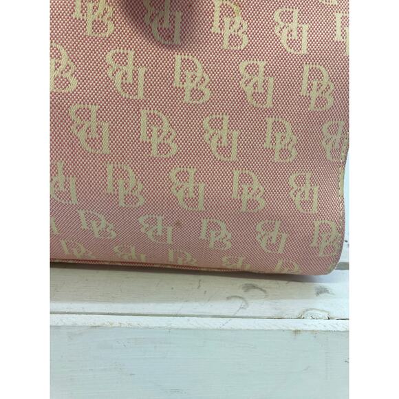 DOONEY & BOURKE LIGHT PINK SIGNATURE PRINT CANVAS  SHOULDER BAG - Picture 3 of 16